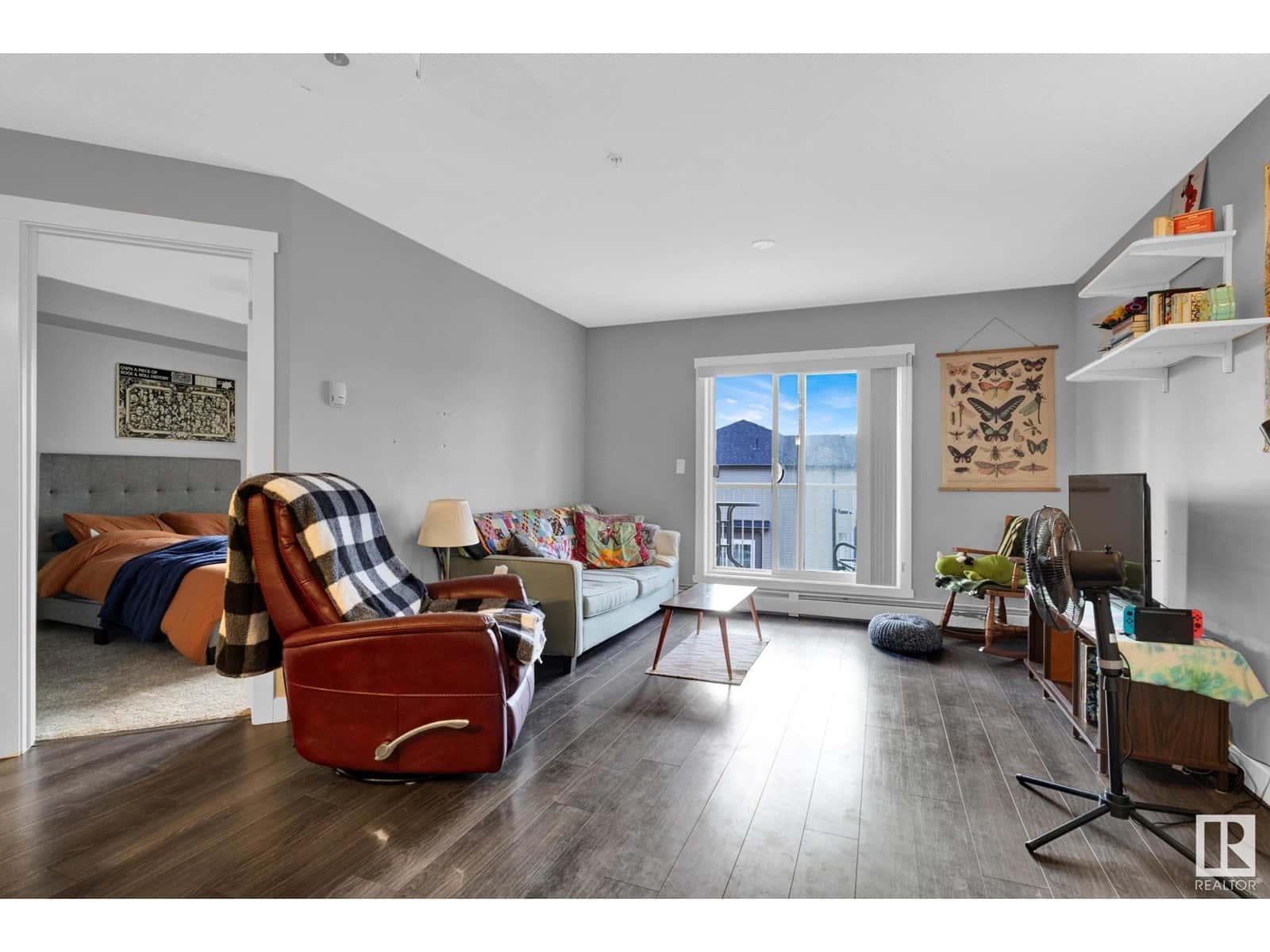 , Edmonton, Alberta — Edmonton, Alberta - Photo 4 of 46