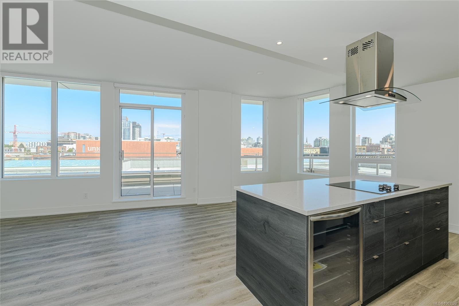 , Victoria, — Victoria - Main photo