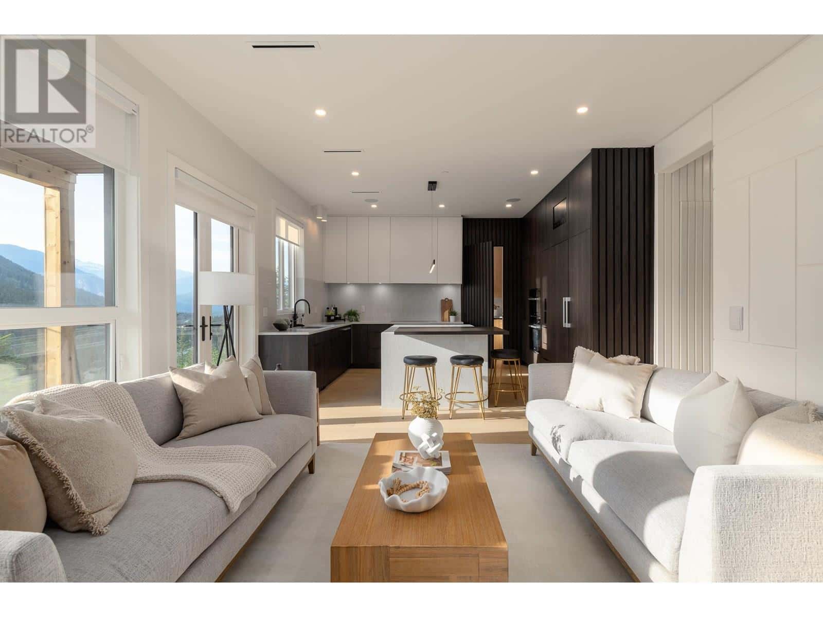 , Whistler, British Columbia — Whistler, British Columbia - Photo 4 of 40