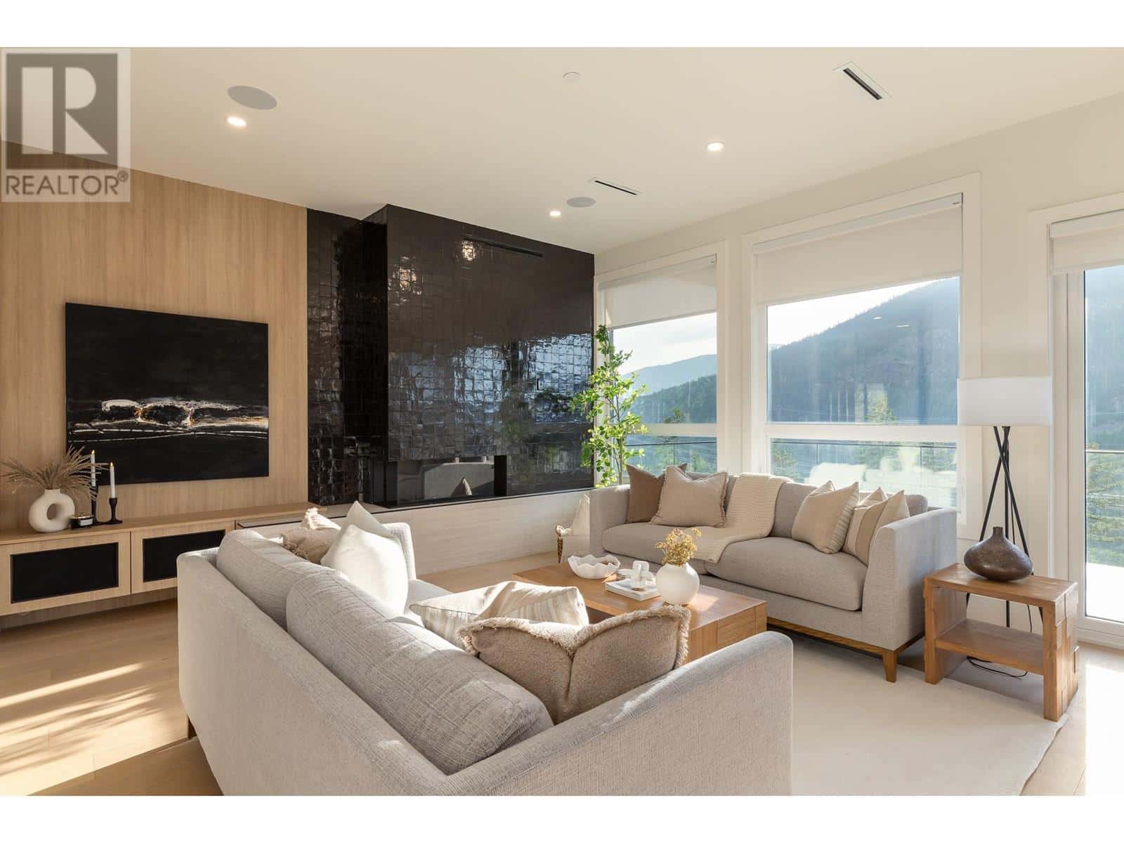 , Whistler, British Columbia — Whistler, British Columbia - Photo 3 of 40