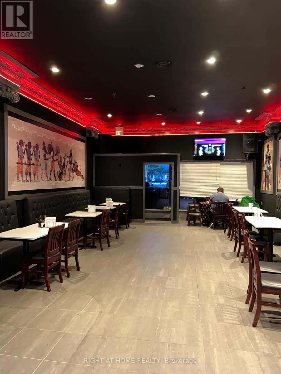 , Vaughan (Pine Valley Business Park), Ontario — Vaughan (Pine Valley Business Park), Ontario - Photo 5 of 14