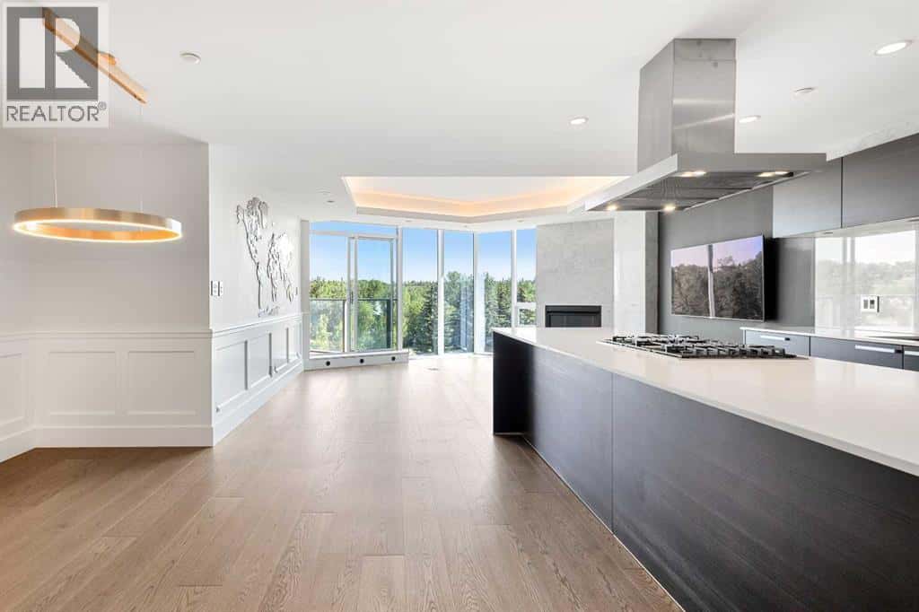 , Calgary, Alberta — Calgary, Alberta - Photo 5 of 47