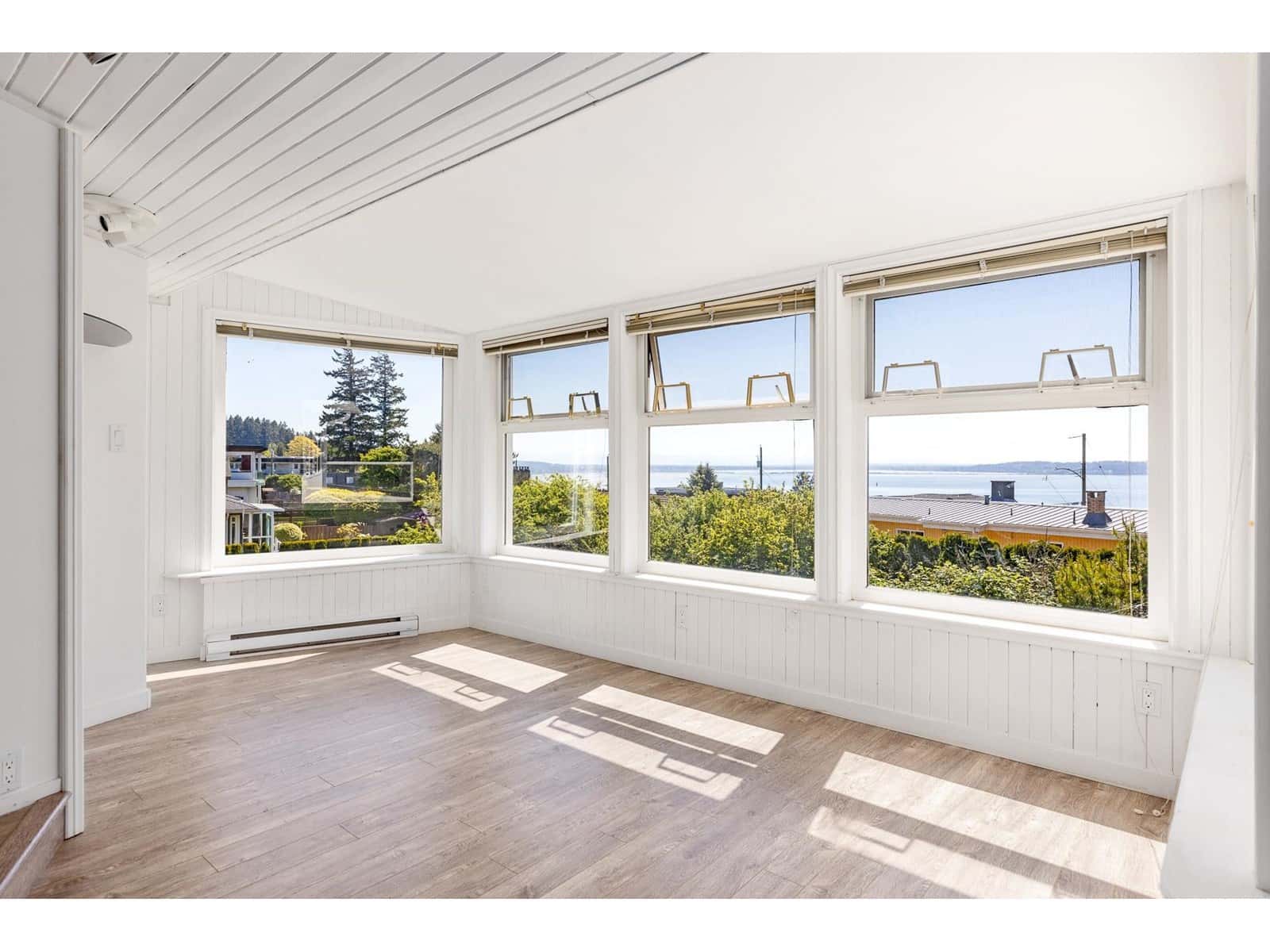 , White Rock, British Columbia — White Rock, British Columbia - Photo 2 of 40