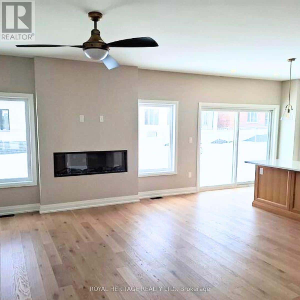 , Whitby (Brooklin), Ontario — Whitby (Brooklin), Ontario - Photo 5 of 40