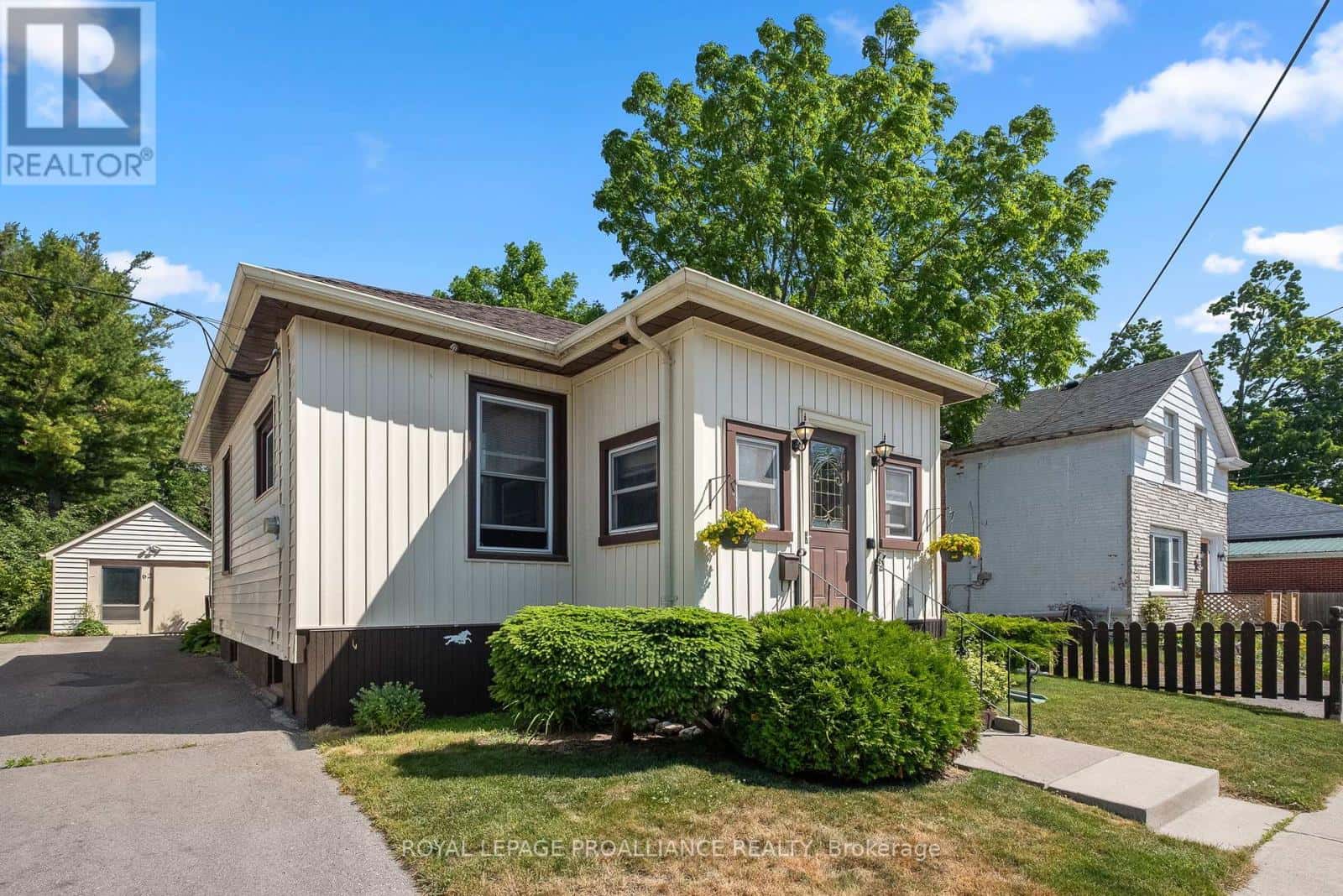 , Cobourg, Ontario — Cobourg, Ontario - Photo 3 of 76