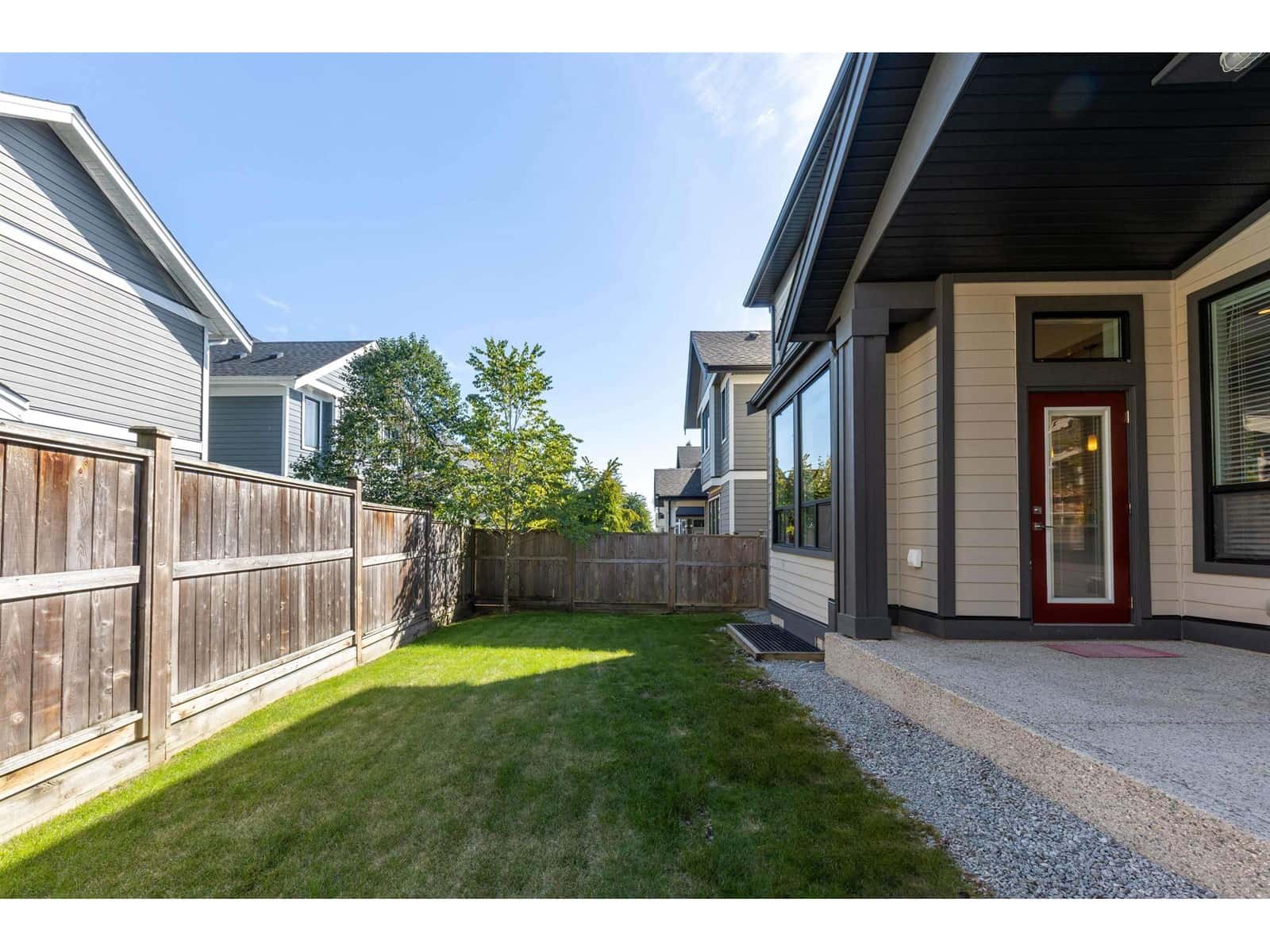 2142 167 STREET — White Rock, British Columbia - Photo 4 of 20