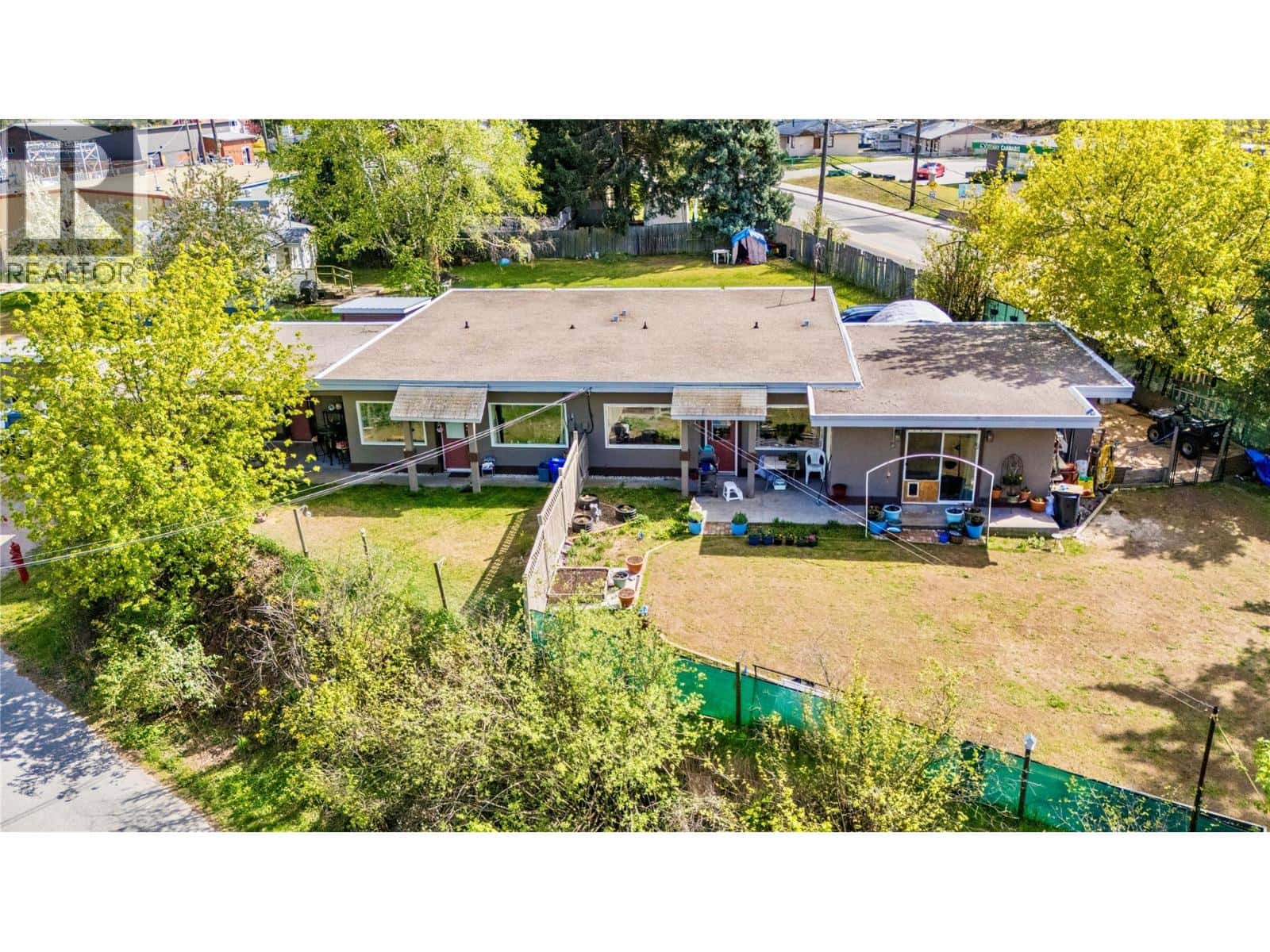 , Castlegar, — Castlegar - Photo 3 of 49