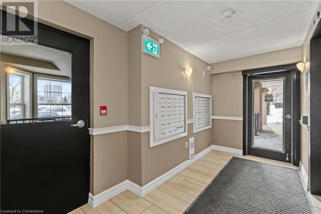 2075 APPLEBY Line Unit# 407 — Burlington, Ontario - Photo 4 of 35