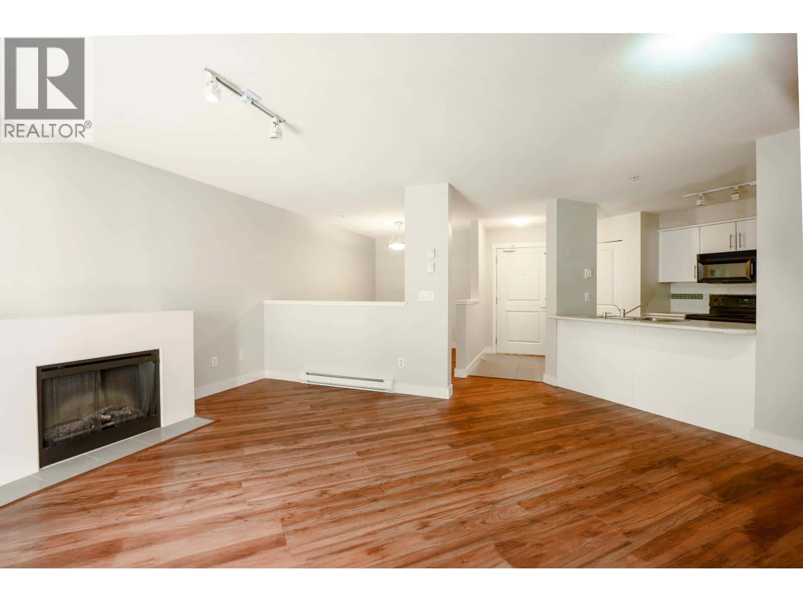 , Maple Ridge, British Columbia — Maple Ridge, British Columbia - Photo 2 of 46