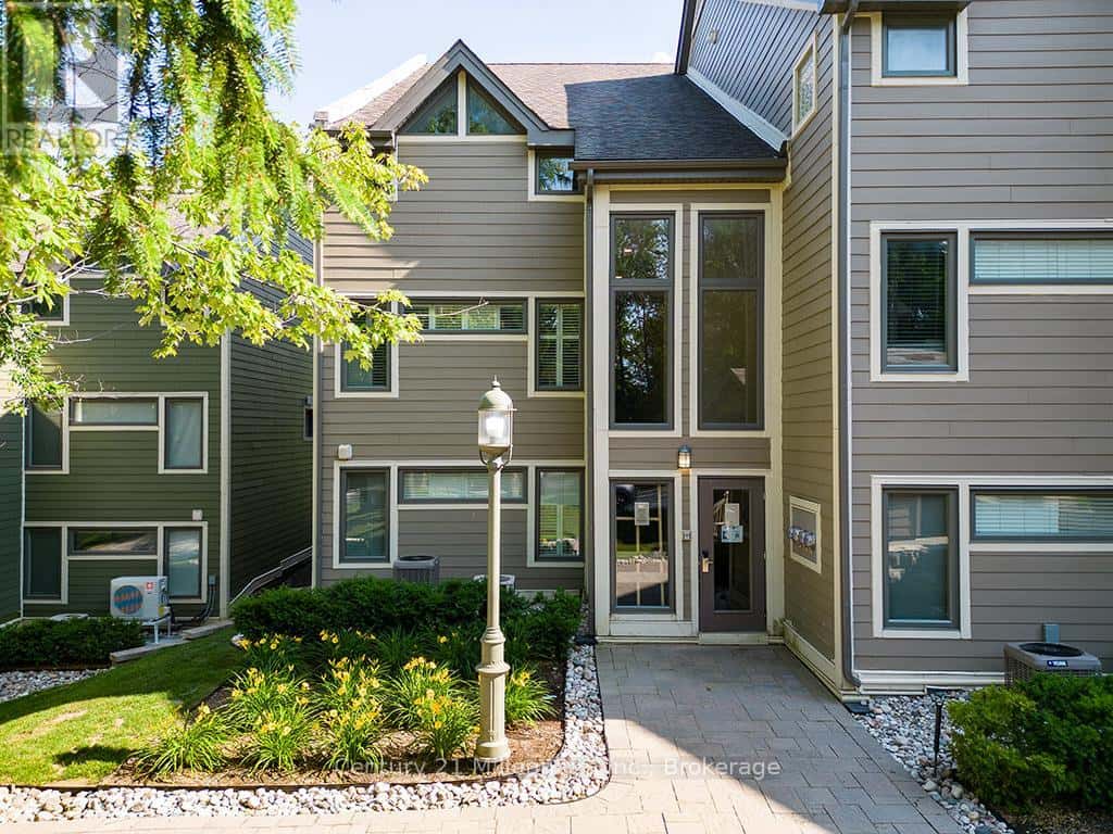 , Blue Mountains, Ontario — Blue Mountains, Ontario - Photo 3 of 35