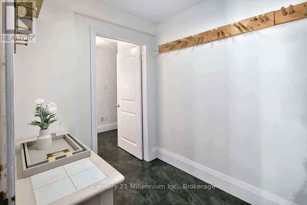 , Blue Mountains, Ontario — Blue Mountains, Ontario - Photo 4 of 35