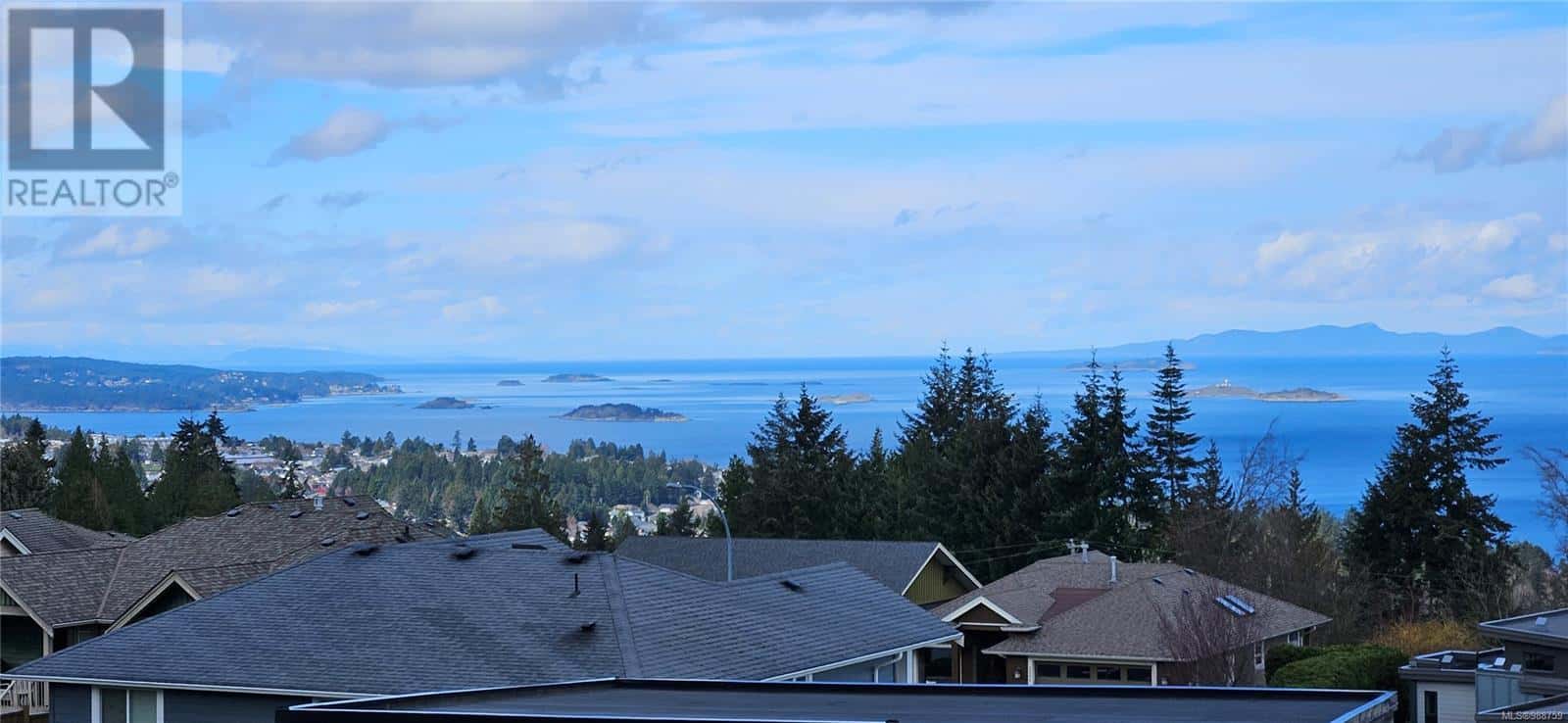 156 Hawk Point Rd — Nanaimo, British Columbia - Photo 2 of 13