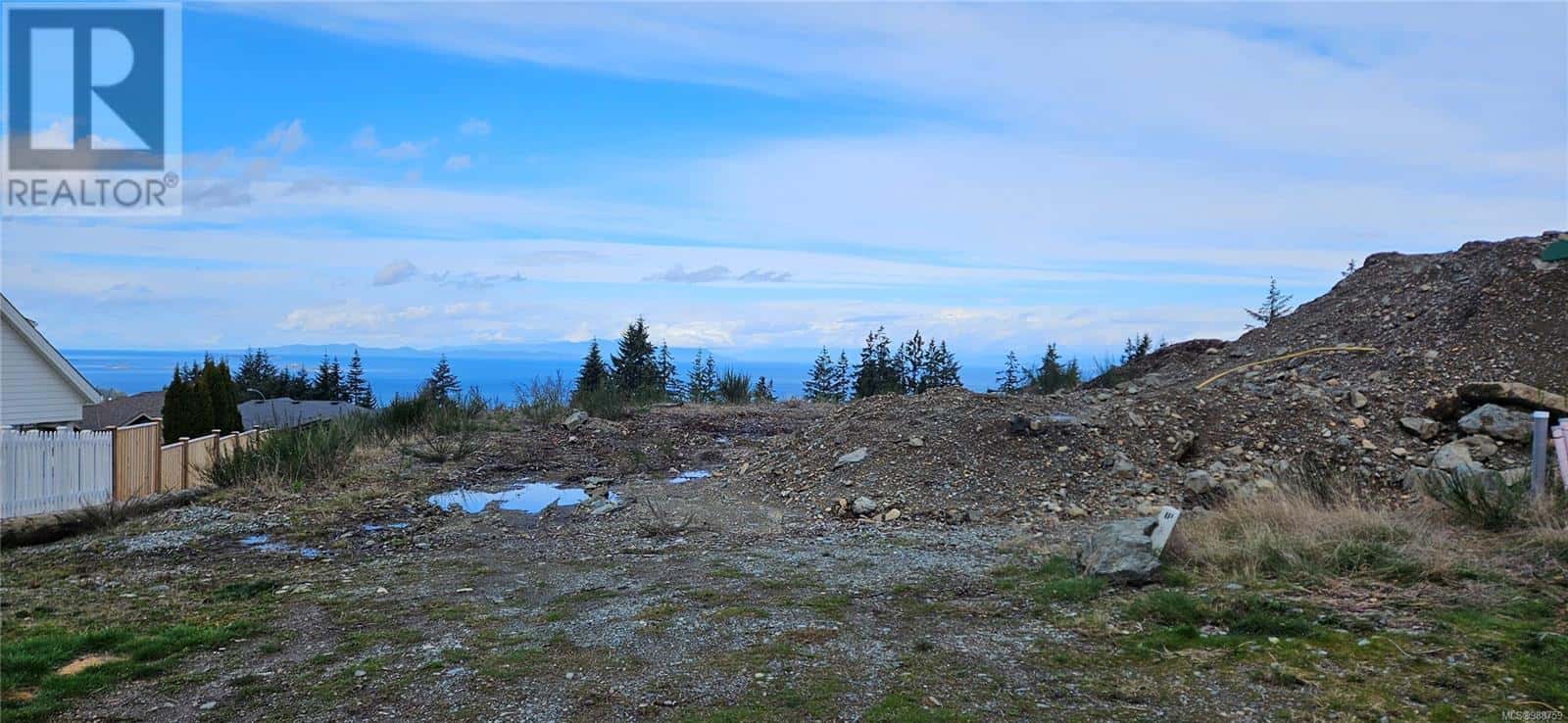 156 Hawk Point Rd — Nanaimo, British Columbia - Photo 5 of 13