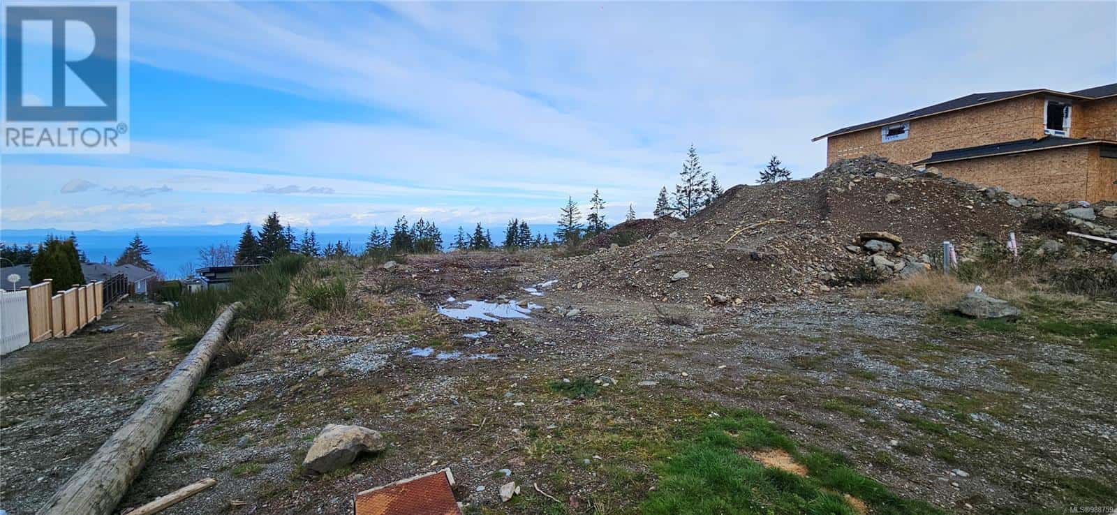 156 Hawk Point Rd — Nanaimo, British Columbia - Photo 3 of 13