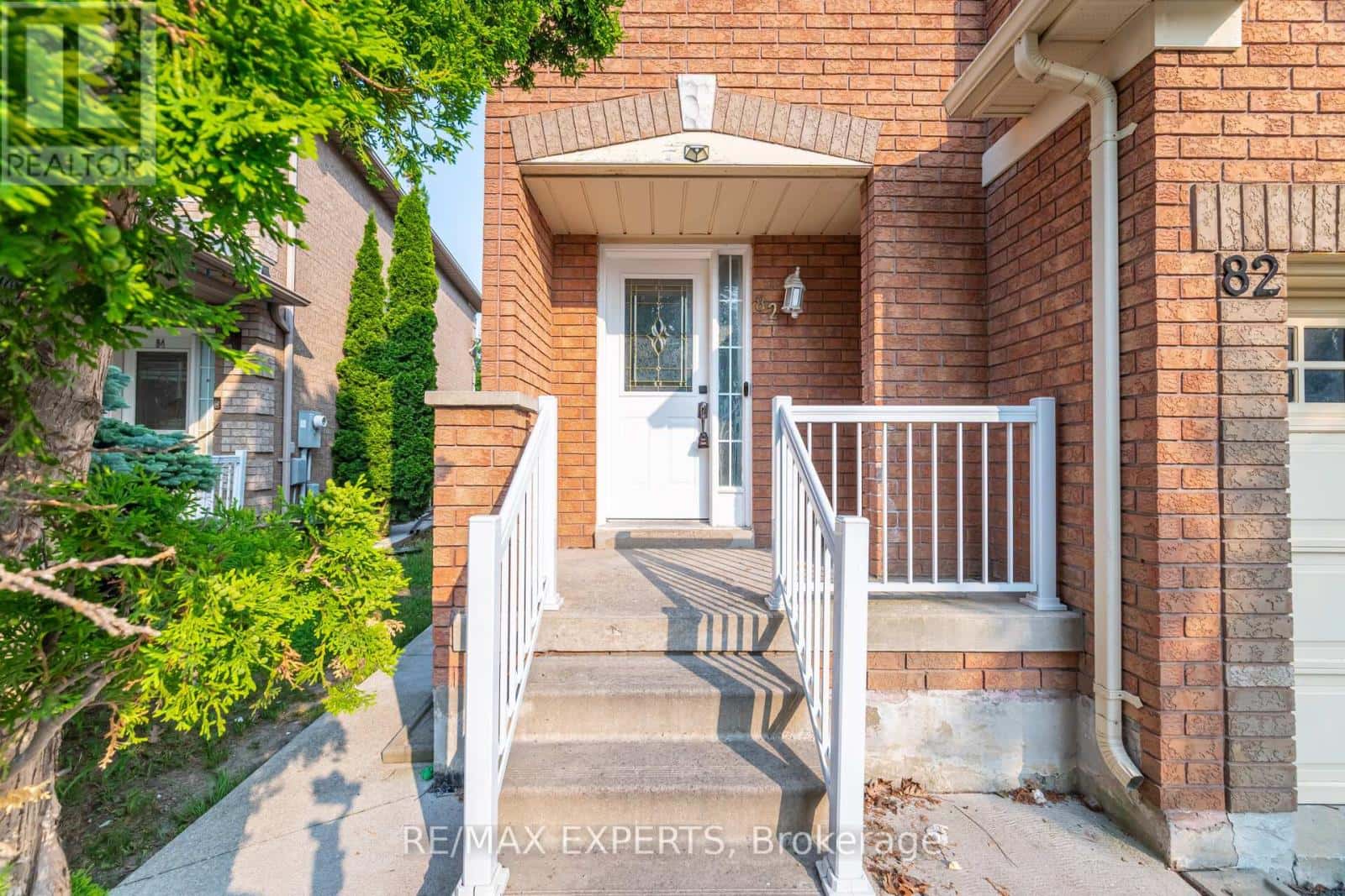 , Brampton (Northwest Sandalwood Parkway), Ontario — Brampton (Northwest Sandalwood Parkway), Ontario - Photo 2 of 48