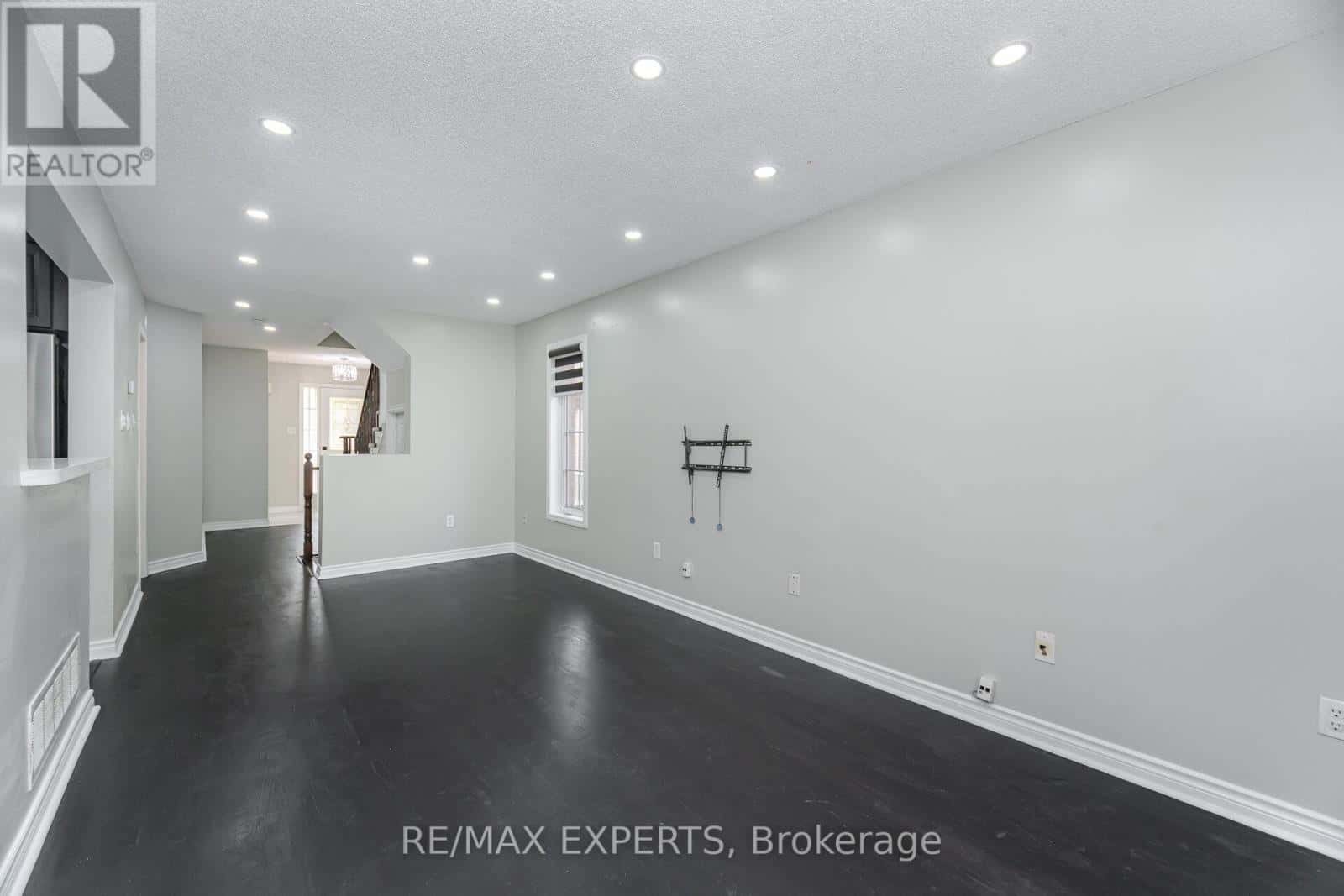 , Brampton (Northwest Sandalwood Parkway), Ontario — Brampton (Northwest Sandalwood Parkway), Ontario - Photo 5 of 48