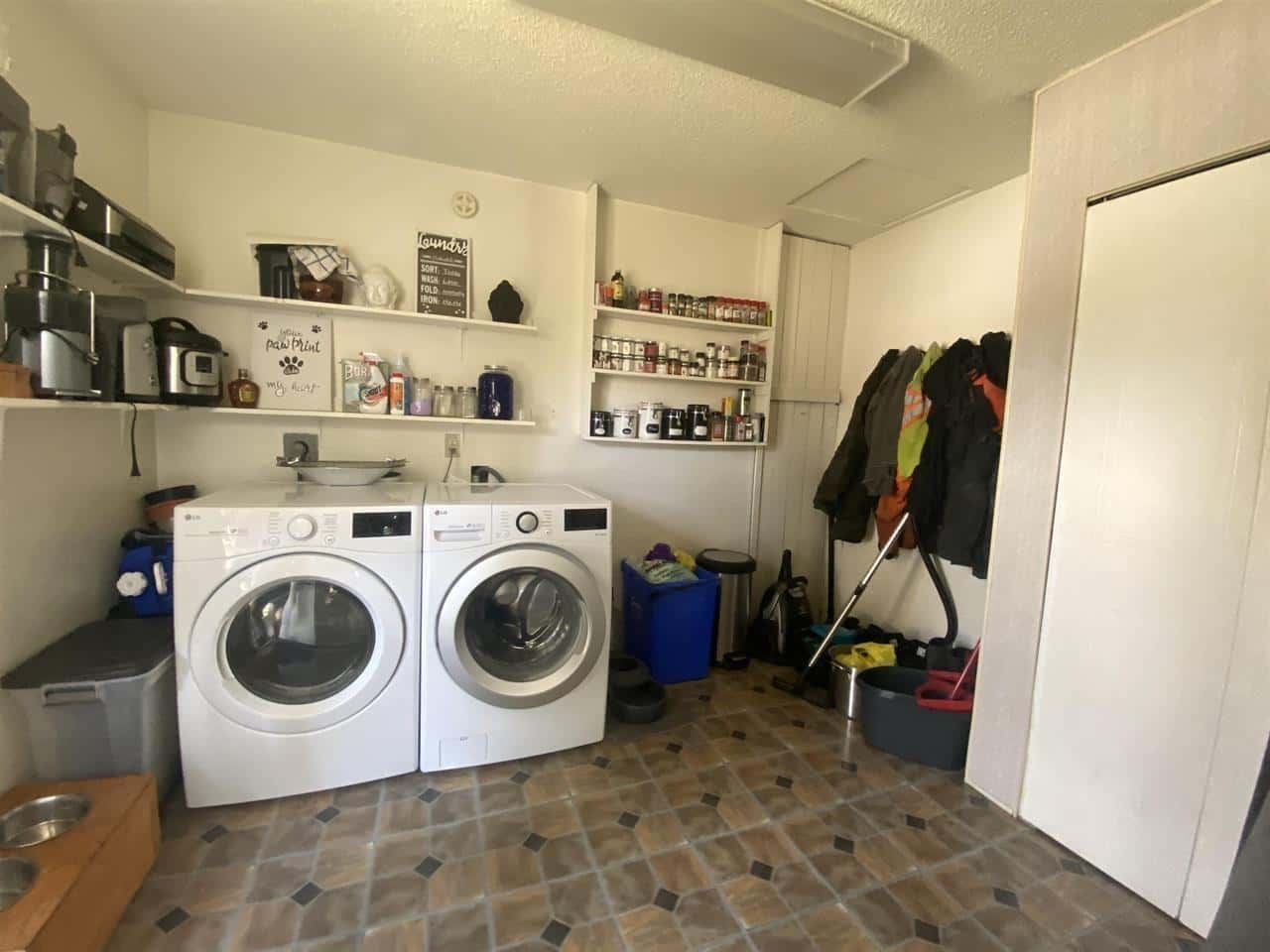 , Abbotsford, British Columbia — Abbotsford, British Columbia - Photo 3 of 11