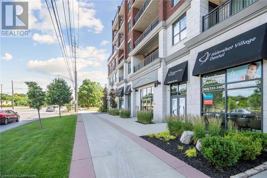 , Burlington, Ontario — Burlington, Ontario - Photo 2 of 10