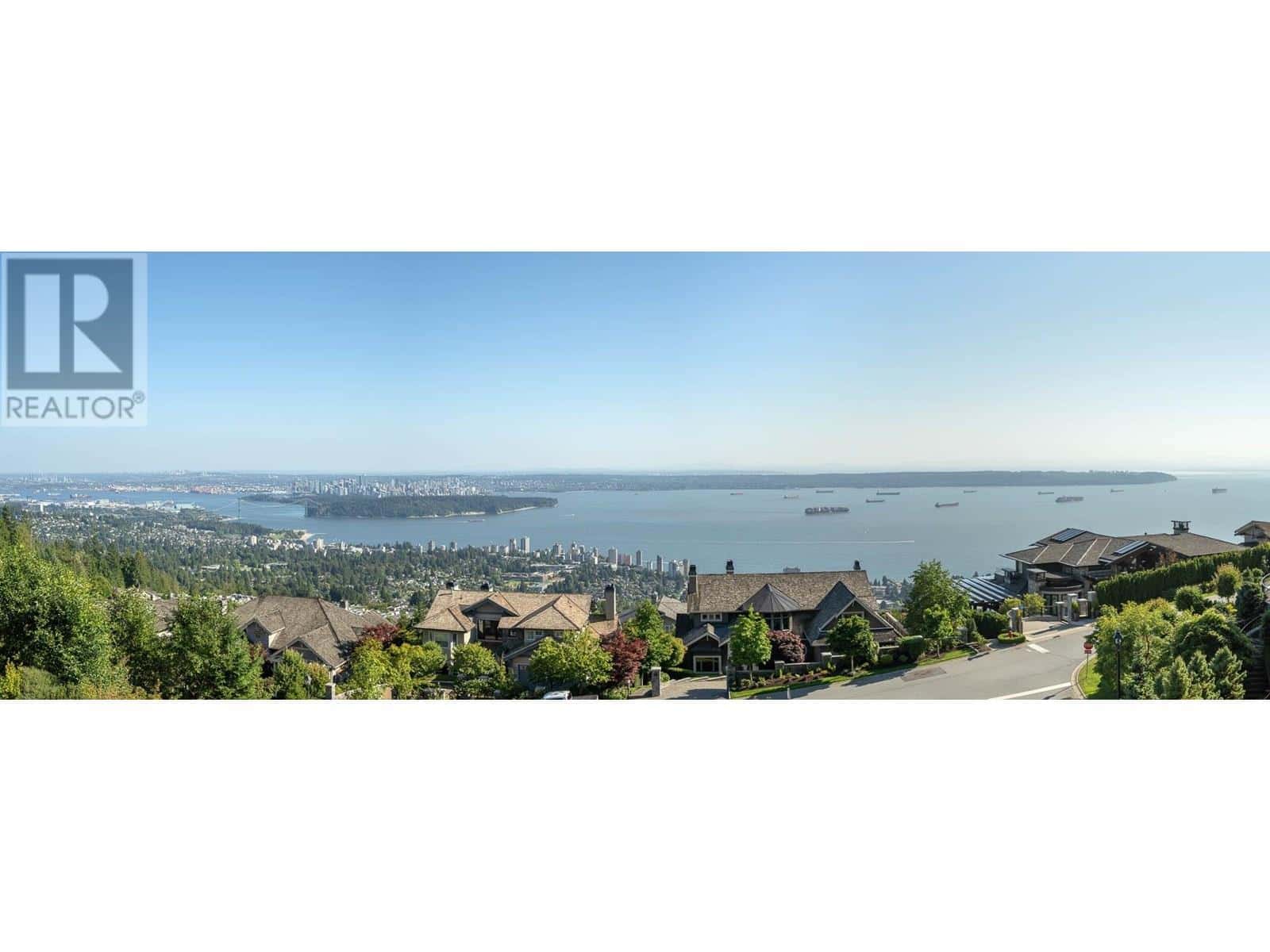 , West Vancouver, — West Vancouver - Photo 2 of 40