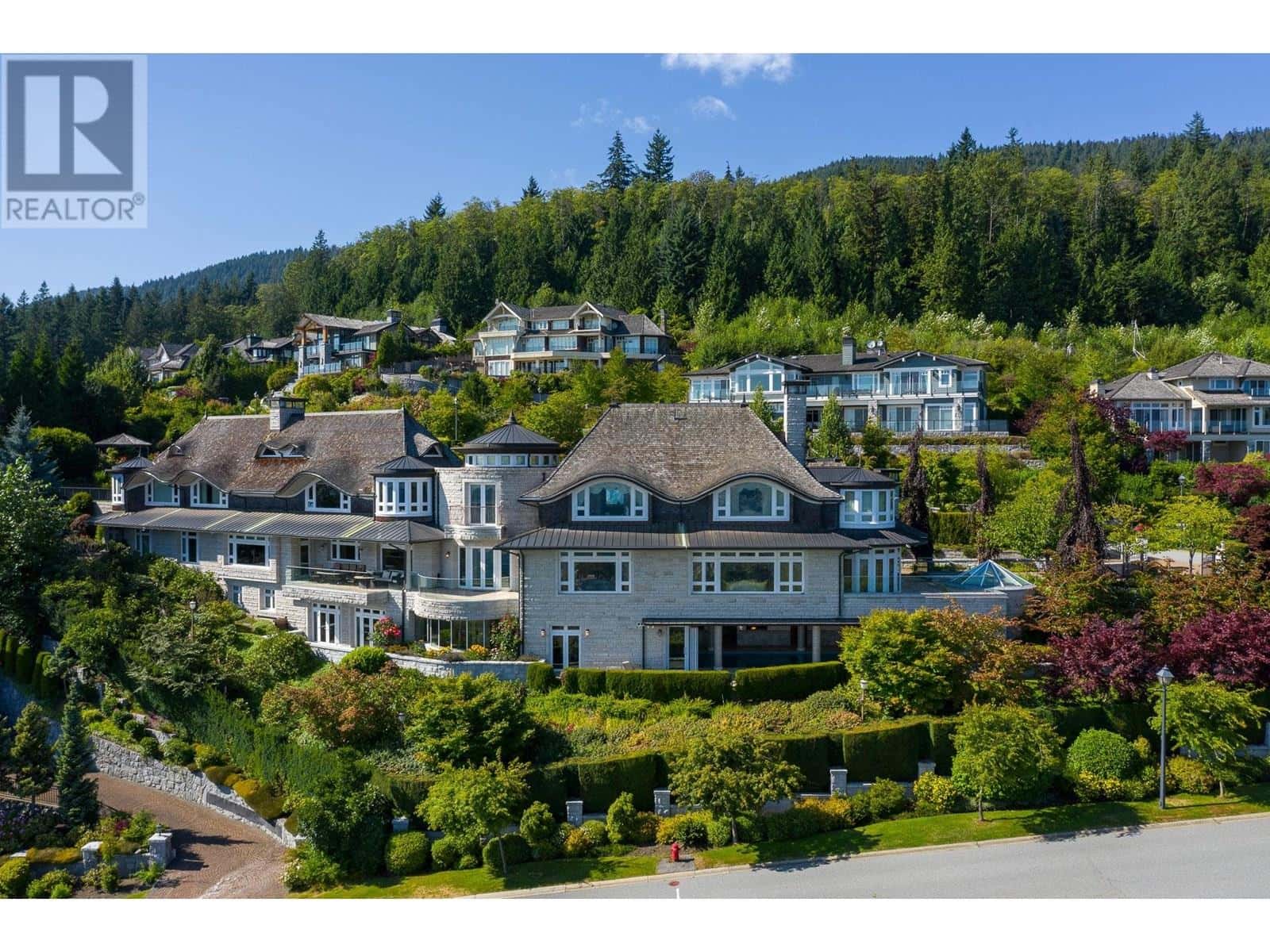 , West Vancouver, — West Vancouver - Photo 4 of 40