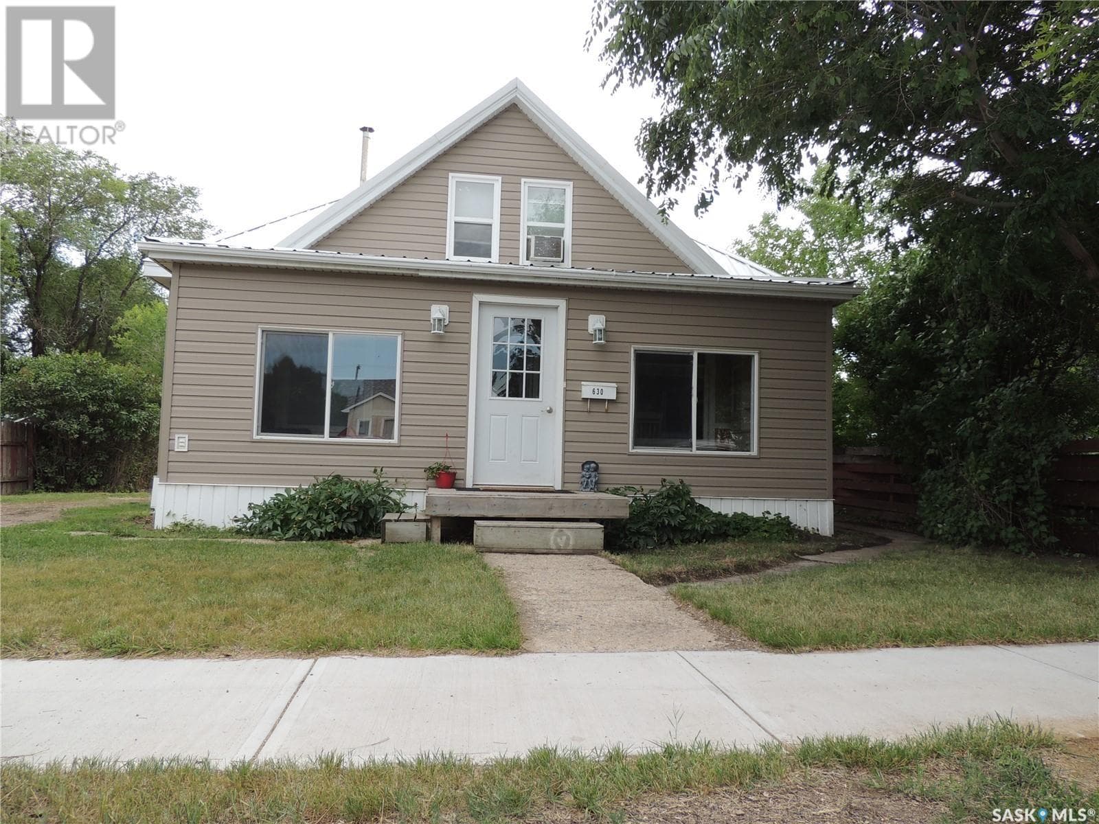 , Estevan, Saskatchewan — Estevan, Saskatchewan - Main photo