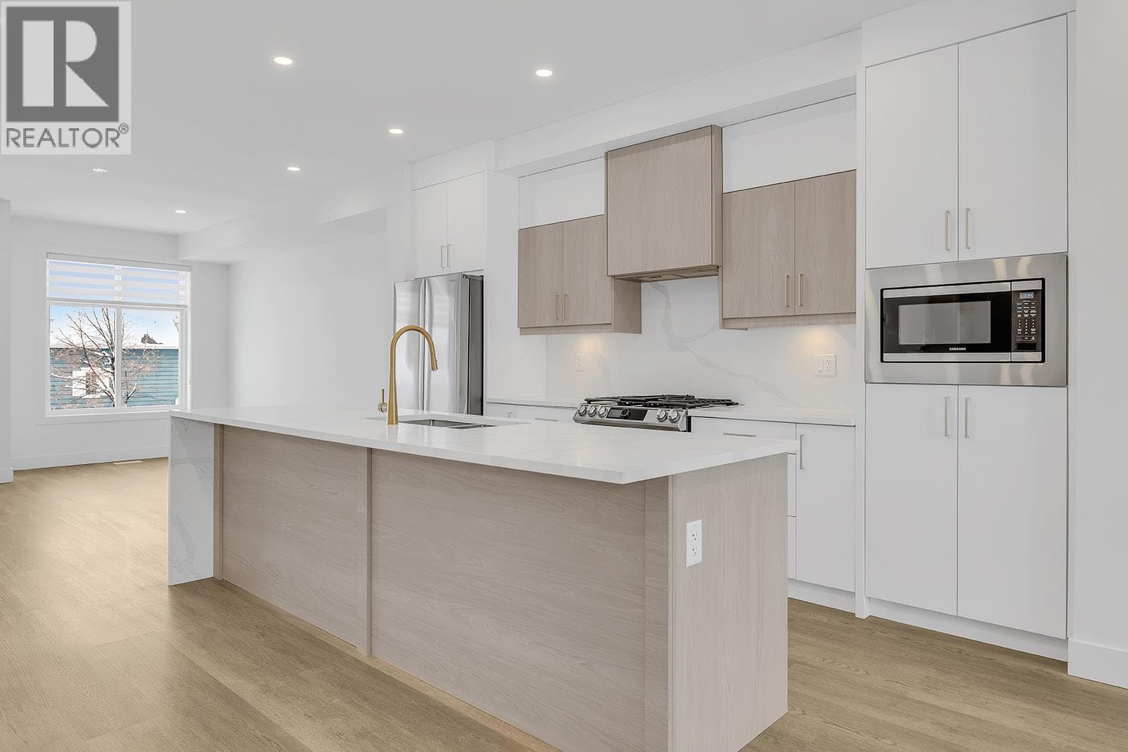 , Kelowna, British Columbia — Kelowna, British Columbia - Main photo