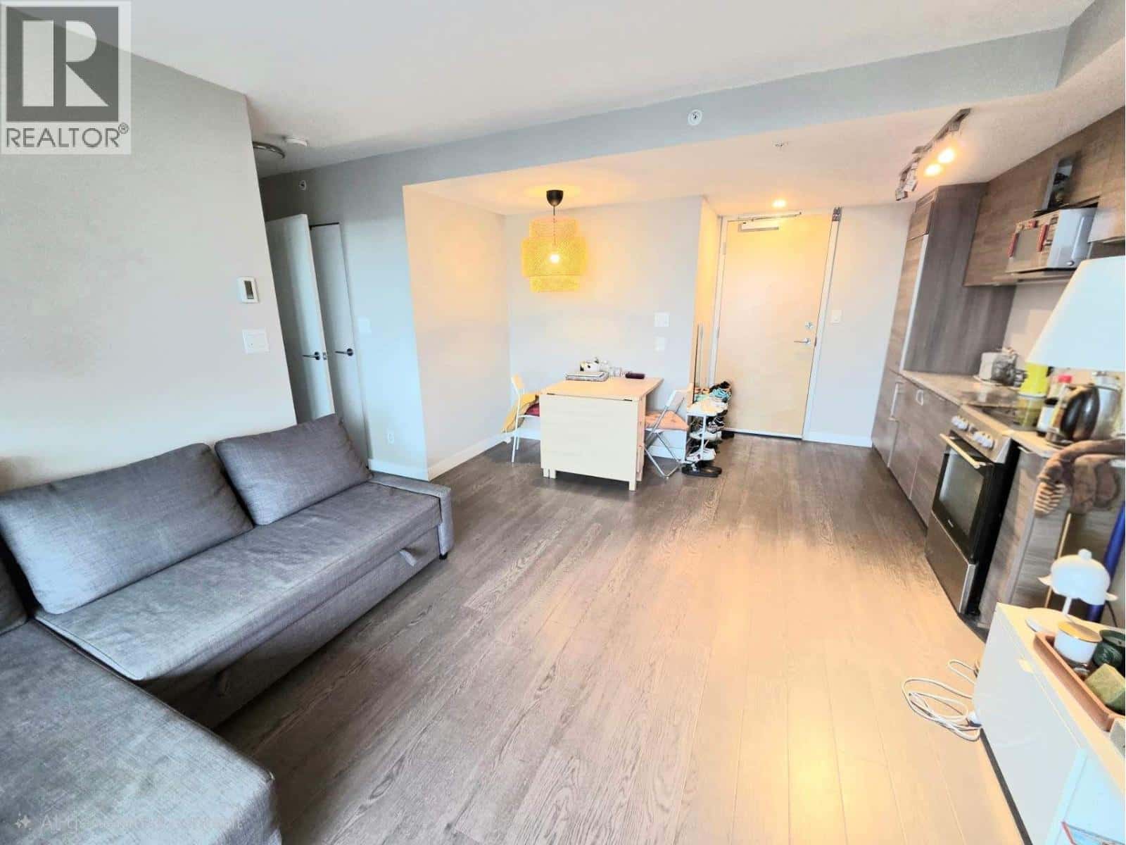 , Vancouver, — Vancouver - Photo 2 of 2