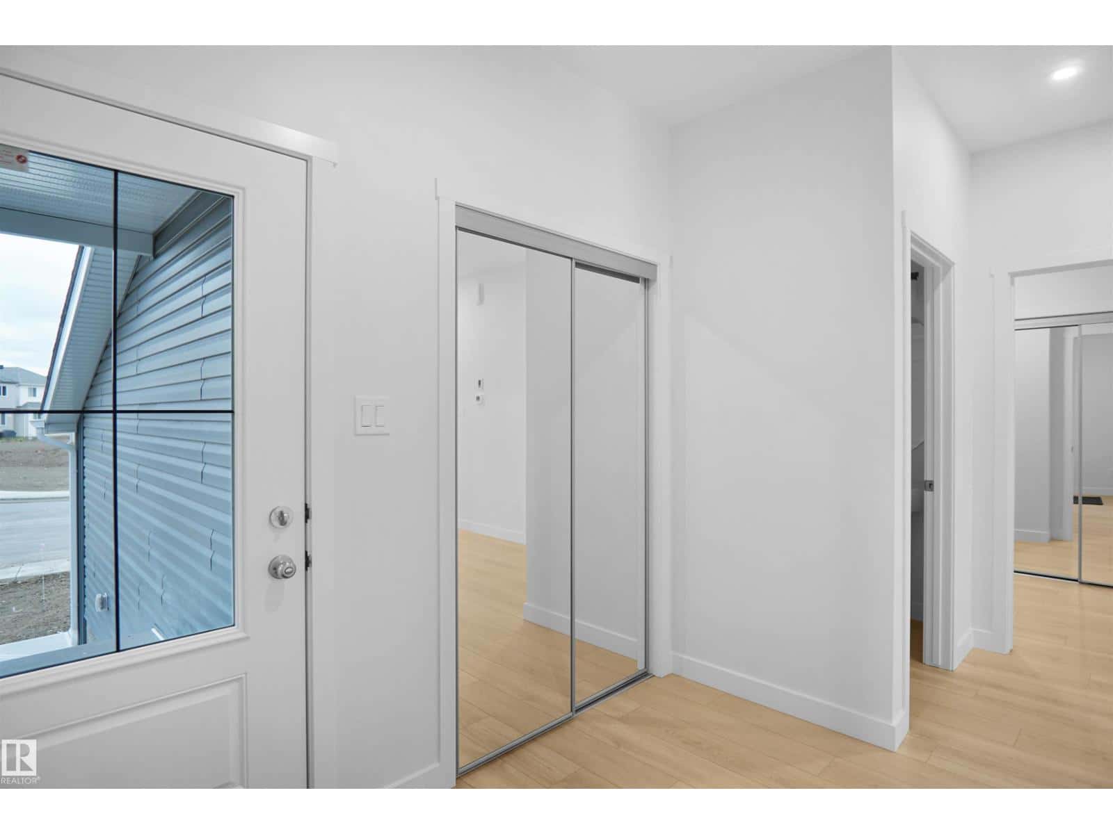 , Edmonton, Alberta — Edmonton, Alberta - Photo 3 of 28