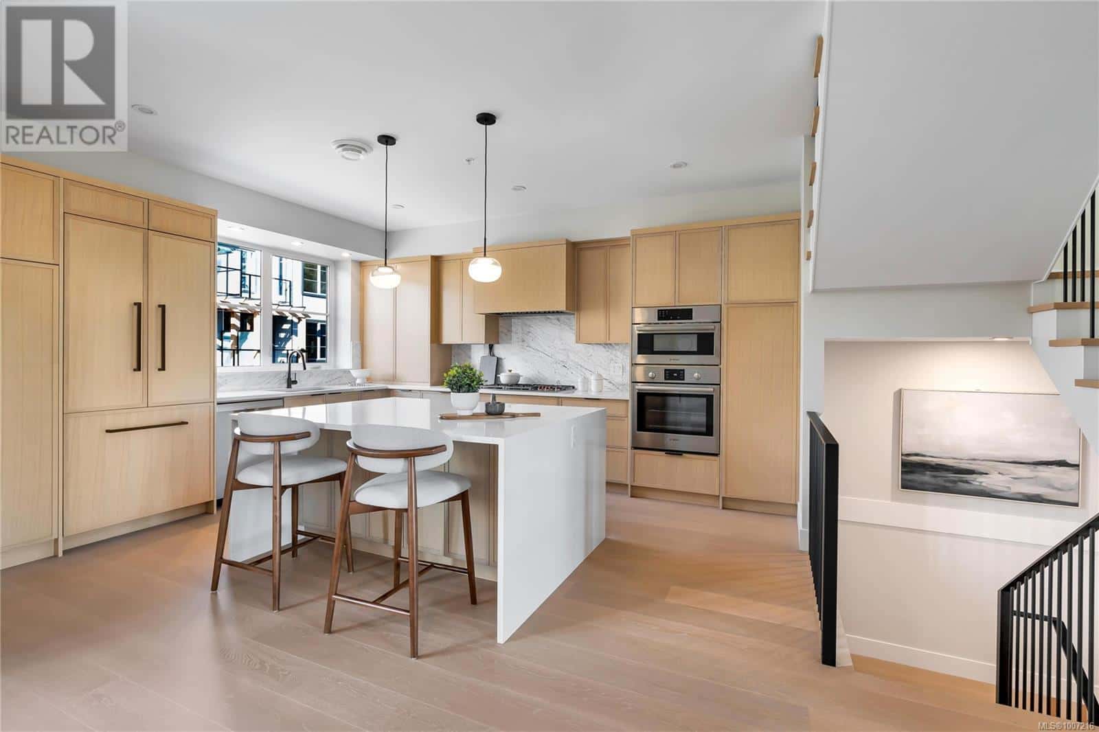 , Saanich, British Columbia — Saanich, British Columbia - Photo 5 of 140