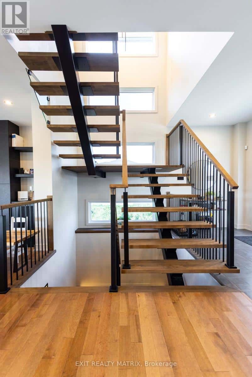 , Casselman, — Casselman - Photo 3 of 72