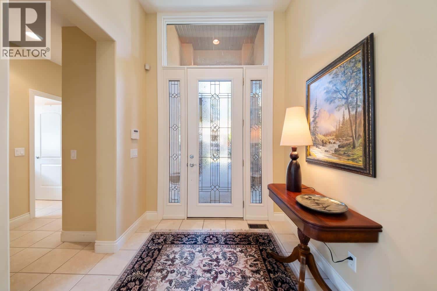 , Kelowna, British Columbia — Kelowna, British Columbia - Photo 4 of 150