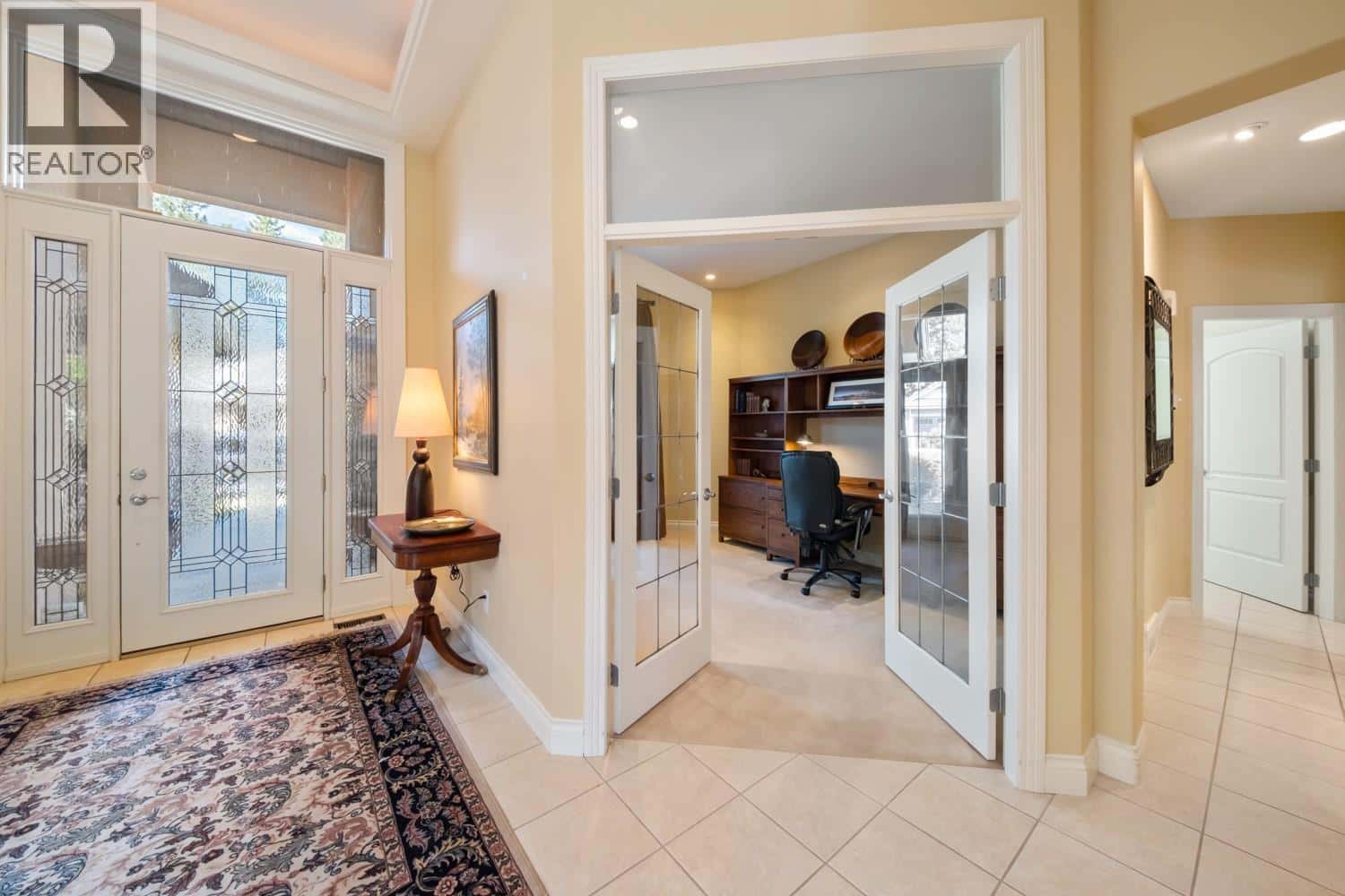 , Kelowna, British Columbia — Kelowna, British Columbia - Photo 5 of 150