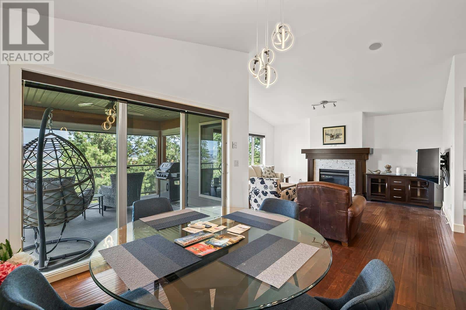 , Kelowna, British Columbia — Kelowna, British Columbia - Photo 5 of 96