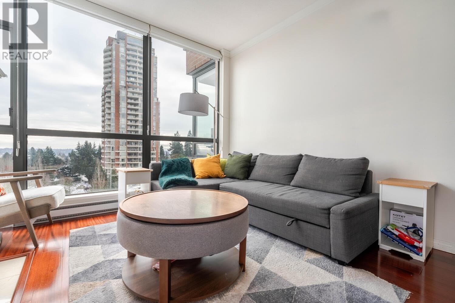 903 6837 STATION HILL DRIVE — Burnaby - Main photo