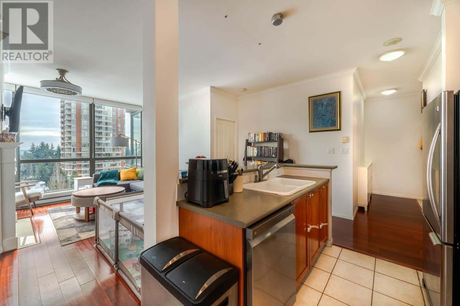 903 6837 STATION HILL DRIVE — Burnaby - Photo 5 of 40