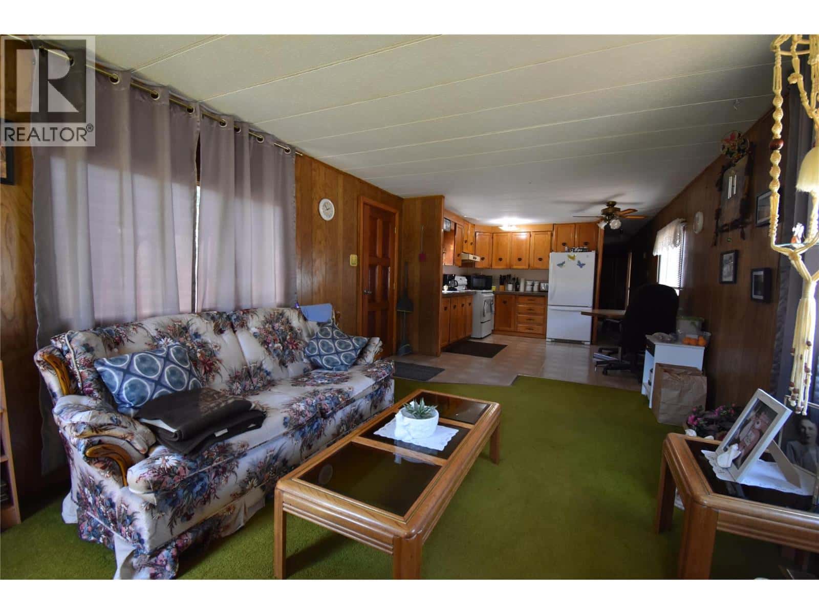 , Castlegar, — Castlegar - Photo 2 of 28