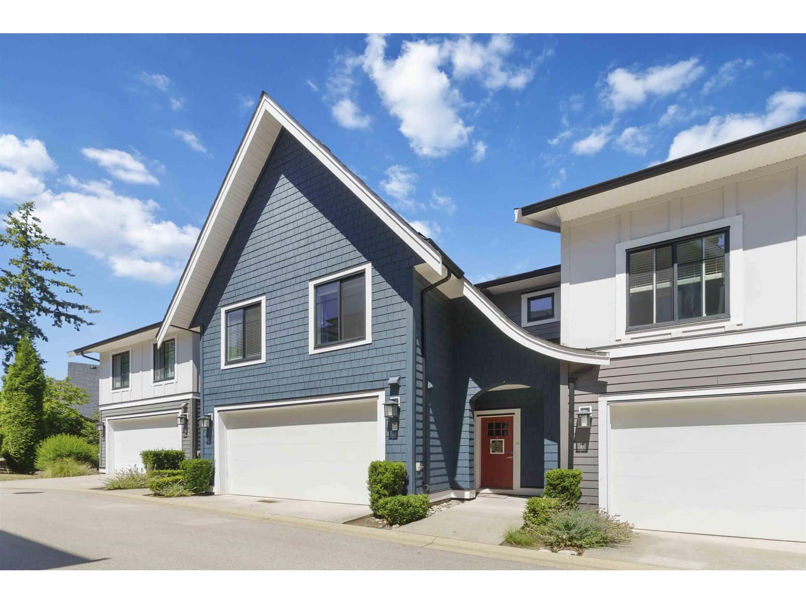 , Surrey, British Columbia — Surrey, British Columbia - Photo 2 of 80