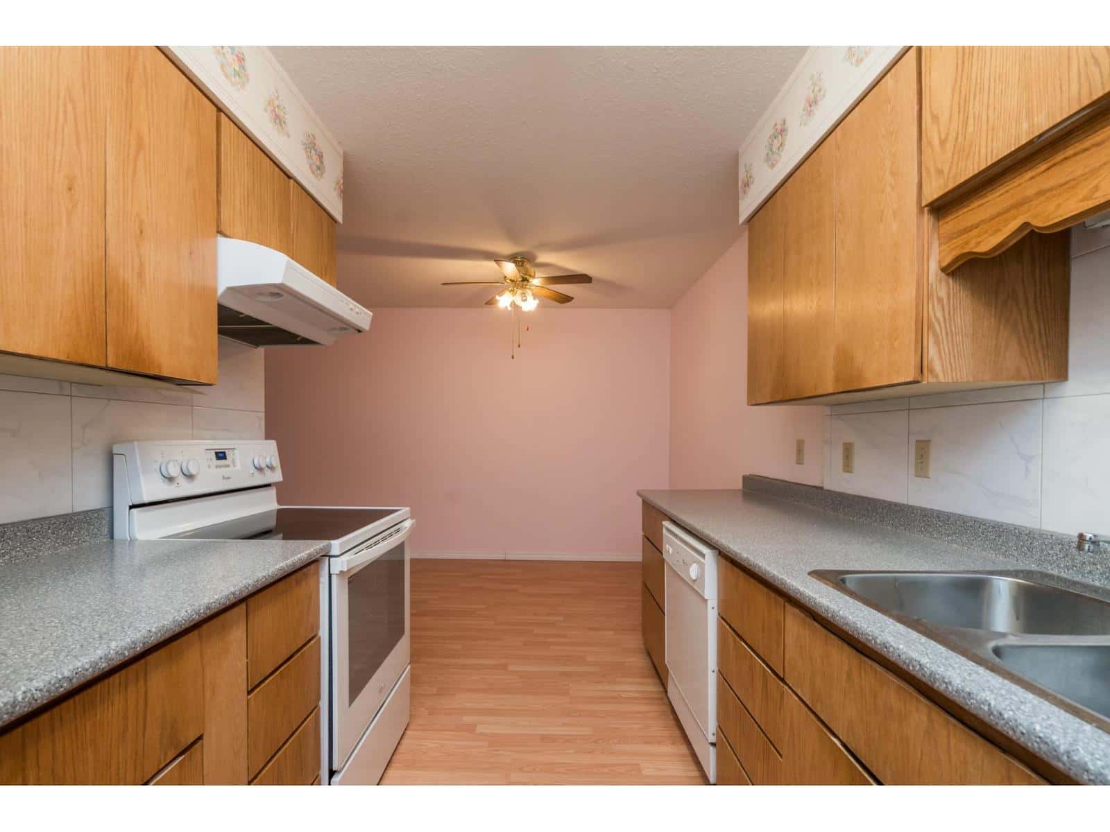 , Abbotsford, British Columbia — Abbotsford, British Columbia - Photo 3 of 27