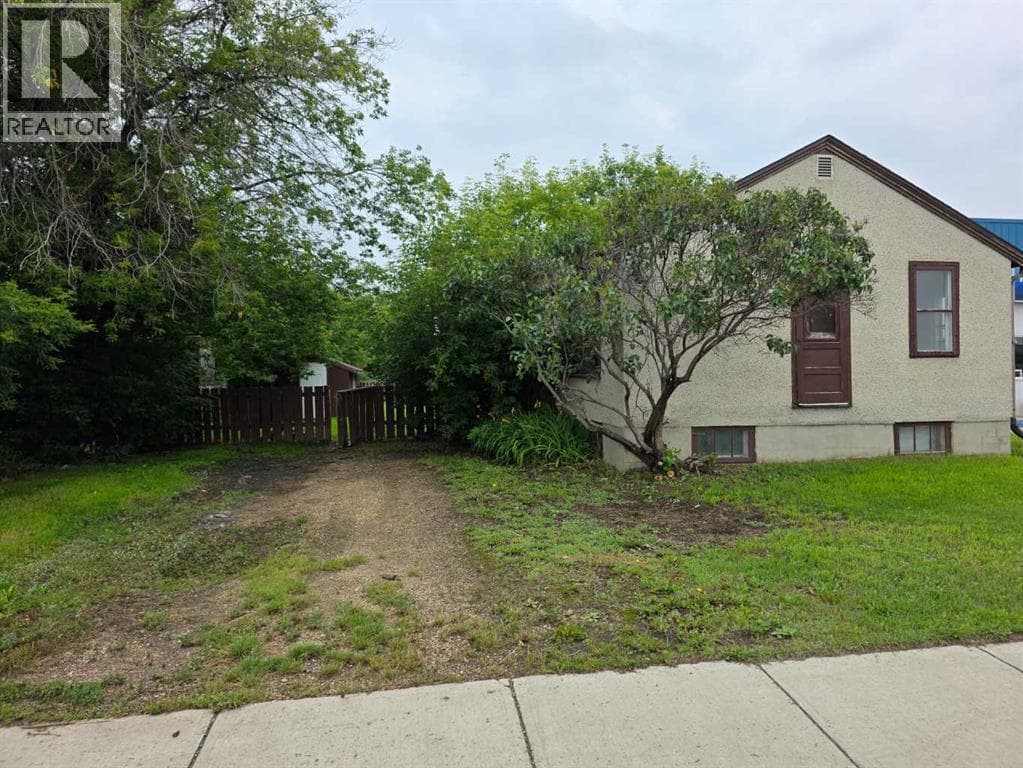 , Lacombe, Alberta — Lacombe, Alberta - Main photo