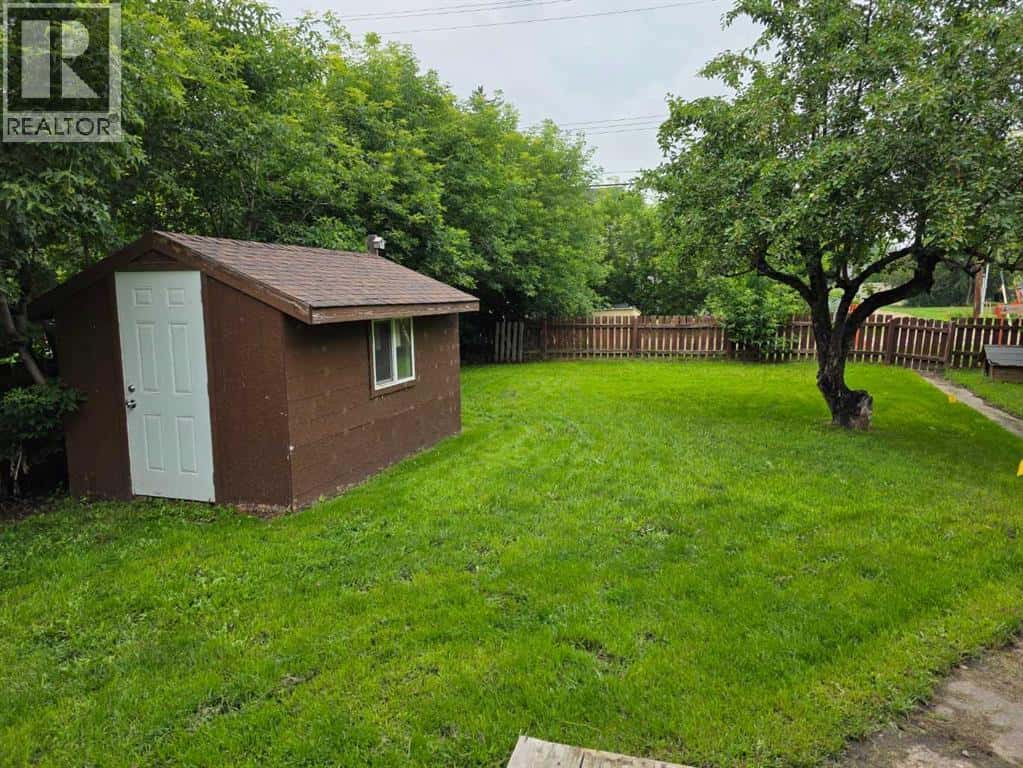 , Lacombe, Alberta — Lacombe, Alberta - Photo 4 of 38