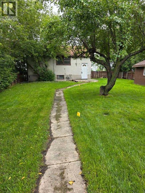 , Lacombe, Alberta — Lacombe, Alberta - Photo 5 of 38