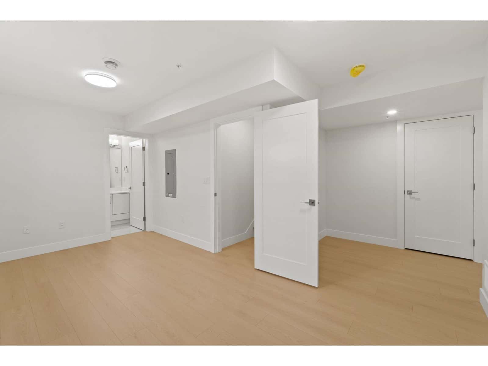 , Mission, British Columbia — Mission, British Columbia - Photo 5 of 39