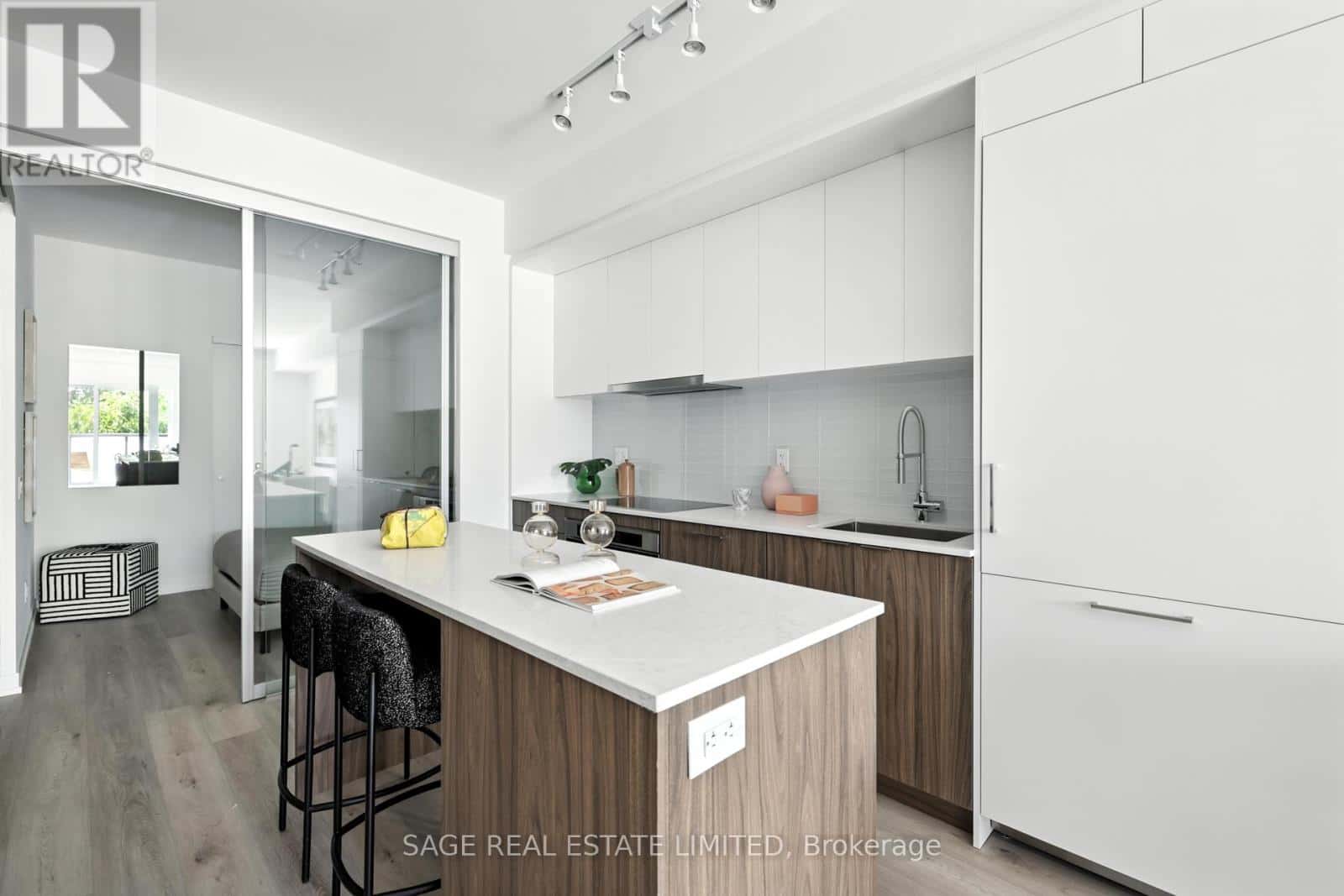 , Toronto (Wychwood), — Toronto (Wychwood) - Photo 4 of 24