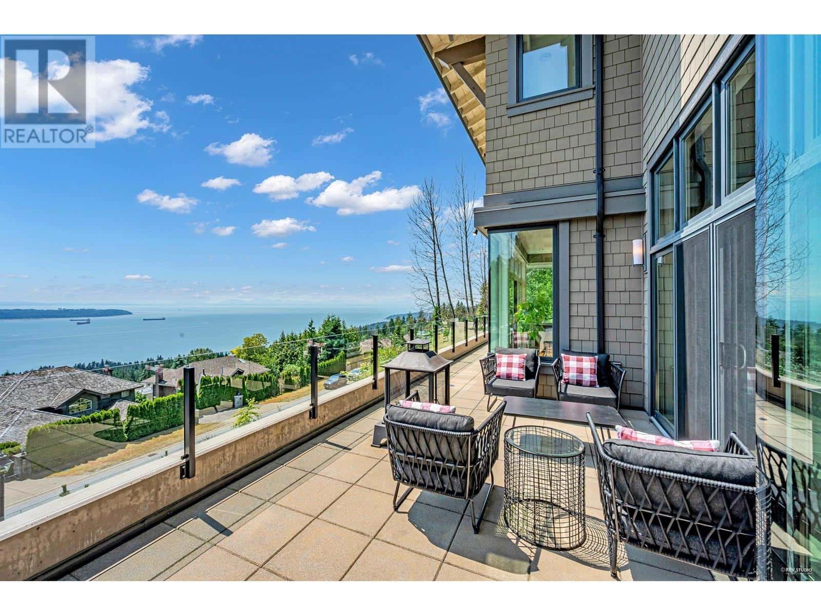 , West Vancouver, — West Vancouver - Photo 3 of 40