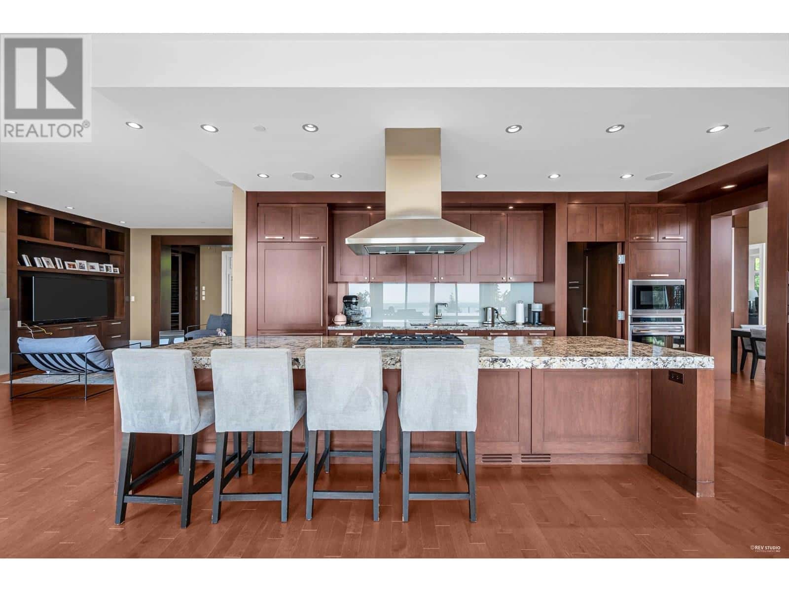 , West Vancouver, — West Vancouver - Photo 5 of 40