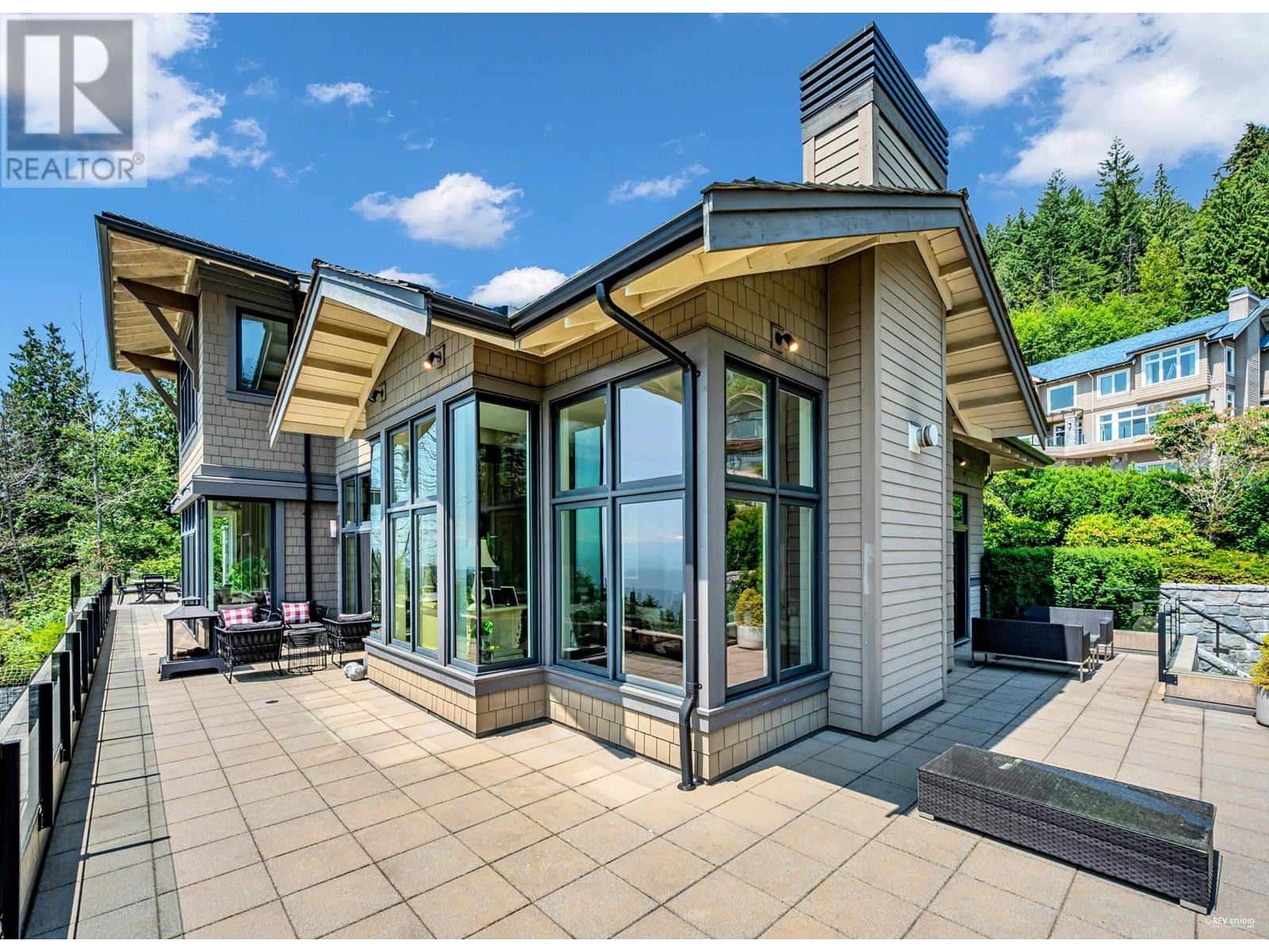 , West Vancouver, — West Vancouver - Photo 2 of 40