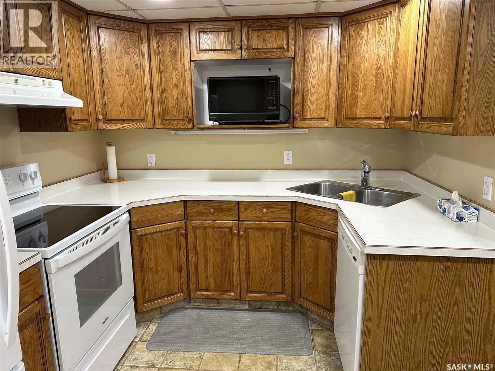 , Estevan, Saskatchewan — Estevan, Saskatchewan - Photo 4 of 64