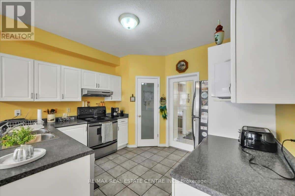 , Orangeville, — Orangeville - Photo 4 of 88