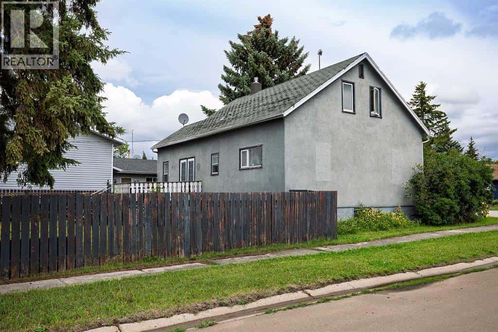 14 1st Avenue S — Hay Lakes - Photo 4 of 25