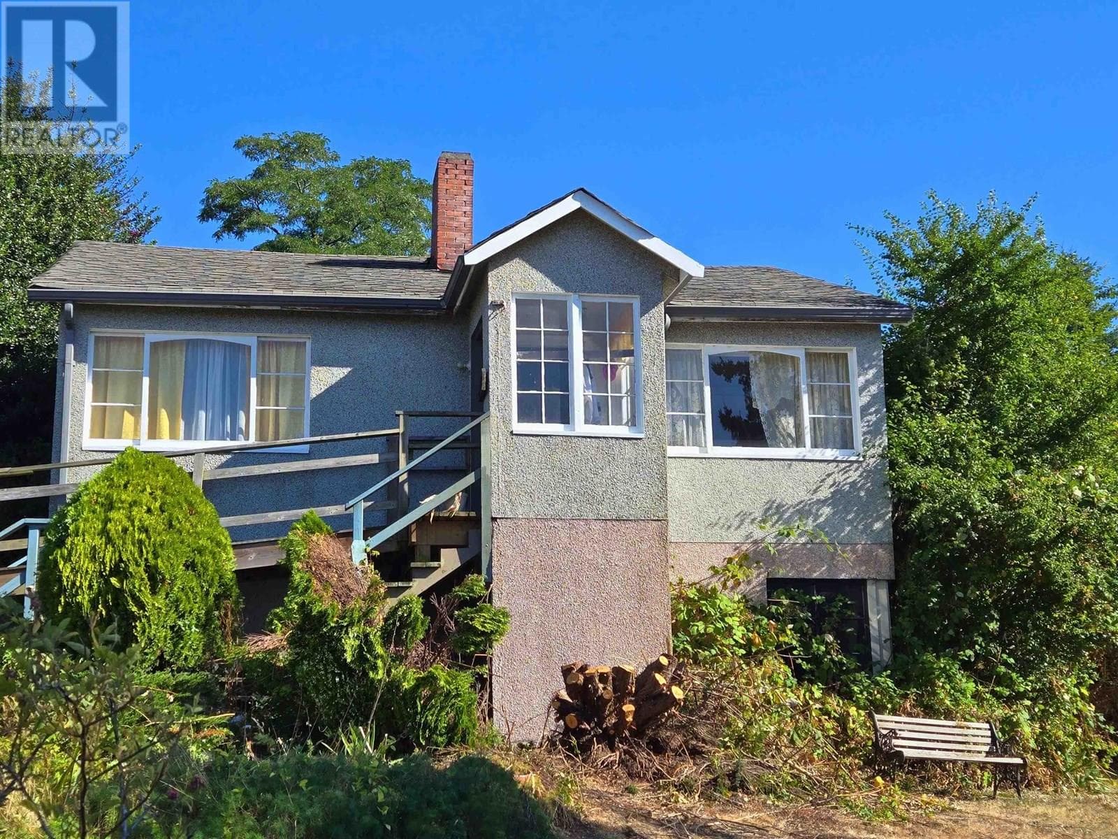 547 N FLETCHER ROAD — Gibsons, British Columbia - Main photo
